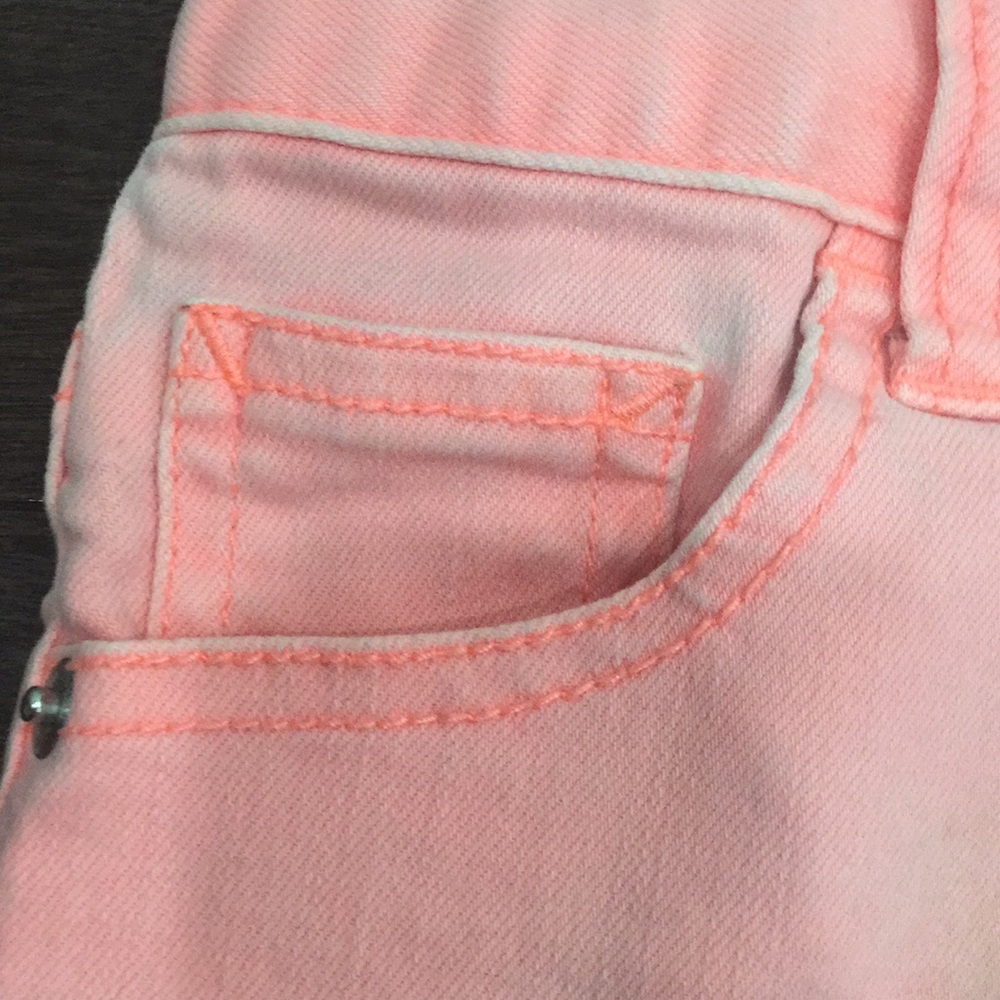 Shorts - Picture 2 of 5